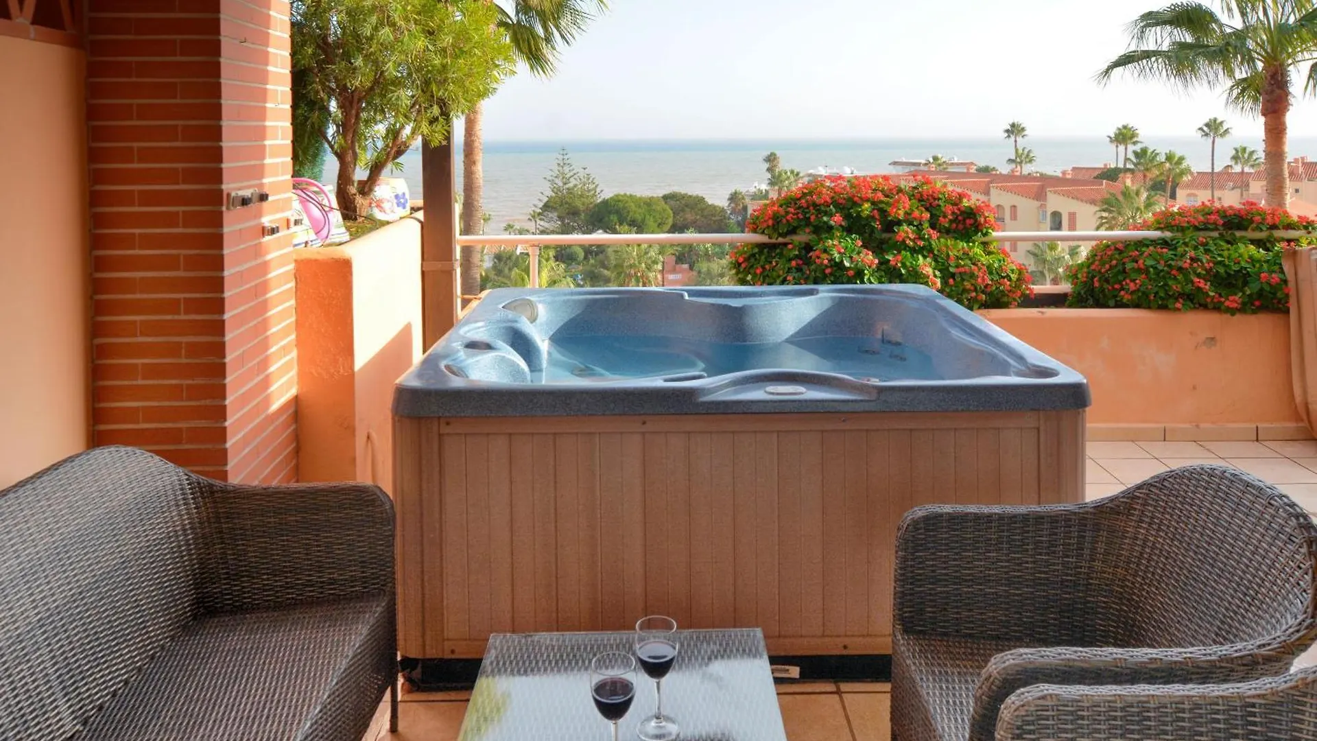 Apartment Malibu Mansions Sea View Siute Jacuzzi Malaga Mijas Fuengirola Spain El Faro